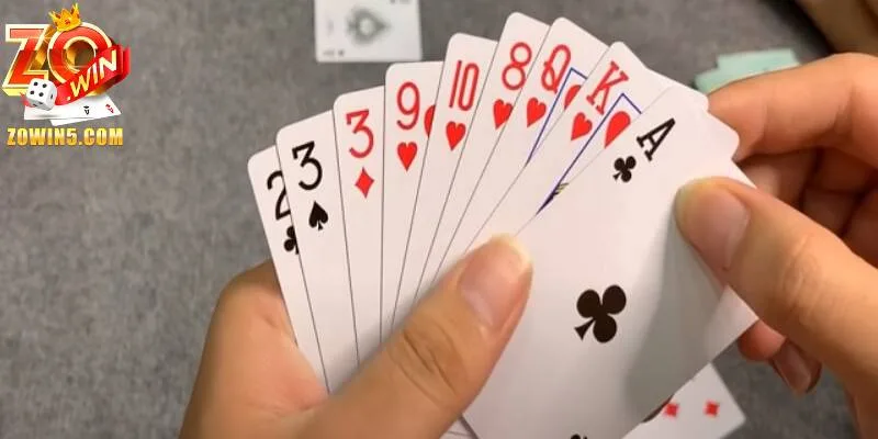 Phỏm - Khám Phá Game Bài Đổi Thưởng Zowin Hot Nhất 2025 1 Giới thiệu về Phỏm